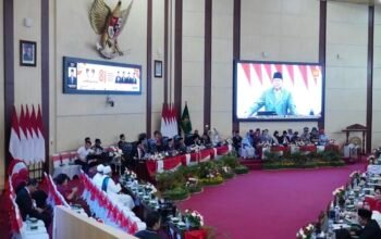 Rico Waas dan jajaran Forkopimda Medan hadir di Paripurna DPRD menyimak Pidato Kenegaraan Presiden Prabowo. Capaian ekonomi 5,61% rekor 13 tahun, investasi triliunan, dan program prioritas jadi sorotan utama.
