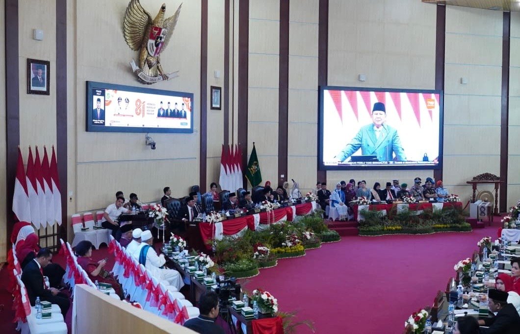 Rico Waas dan jajaran Forkopimda Medan hadir di Paripurna DPRD menyimak Pidato Kenegaraan Presiden Prabowo. Capaian ekonomi 5,61% rekor 13 tahun, investasi triliunan, dan program prioritas jadi sorotan utama.
