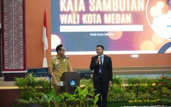 Wali Kota Medan Rico Tri Putra Bayu Waas memberikan arahan saat membuka Pelatihan Kepemimpinan Pengawas di Aula BBPPMPV-BBL Medan.