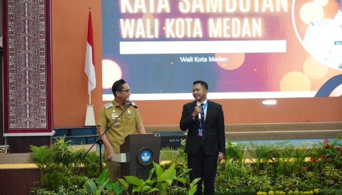 Rico Waas Tegas: Hargai Waktu, Cepat Merespons, Layani Masyarakat