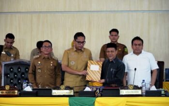 Wali Kota Medan Rico Tri Putra Bayu Waas saat Rapat Paripurna DPRD Kota Medan, Senin (10/8/2026), menyampaikan dorongan pencabutan Perda Lembaga Kemasyarakatan No 2 Tahun 2013.