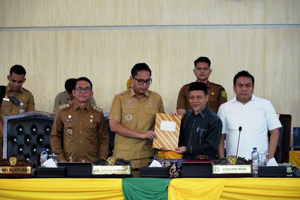 Wali Kota Medan Rico Tri Putra Bayu Waas saat Rapat Paripurna DPRD Kota Medan, Senin (10/8/2026), menyampaikan dorongan pencabutan Perda Lembaga Kemasyarakatan No 2 Tahun 2013.