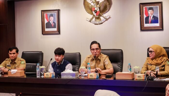 Rico Waas Lepas 10 Pelajar Medan ke Ipoh Malaysia