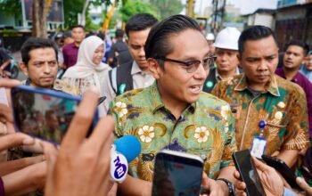 co Waas meninjau pembangunan drainase Gaperta Medan untuk mengatasi banjir