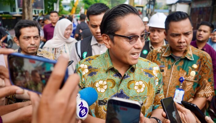 Rico Waas Tinjau Drainase Gaperta Medan, Atasi Genangan dan Banjir