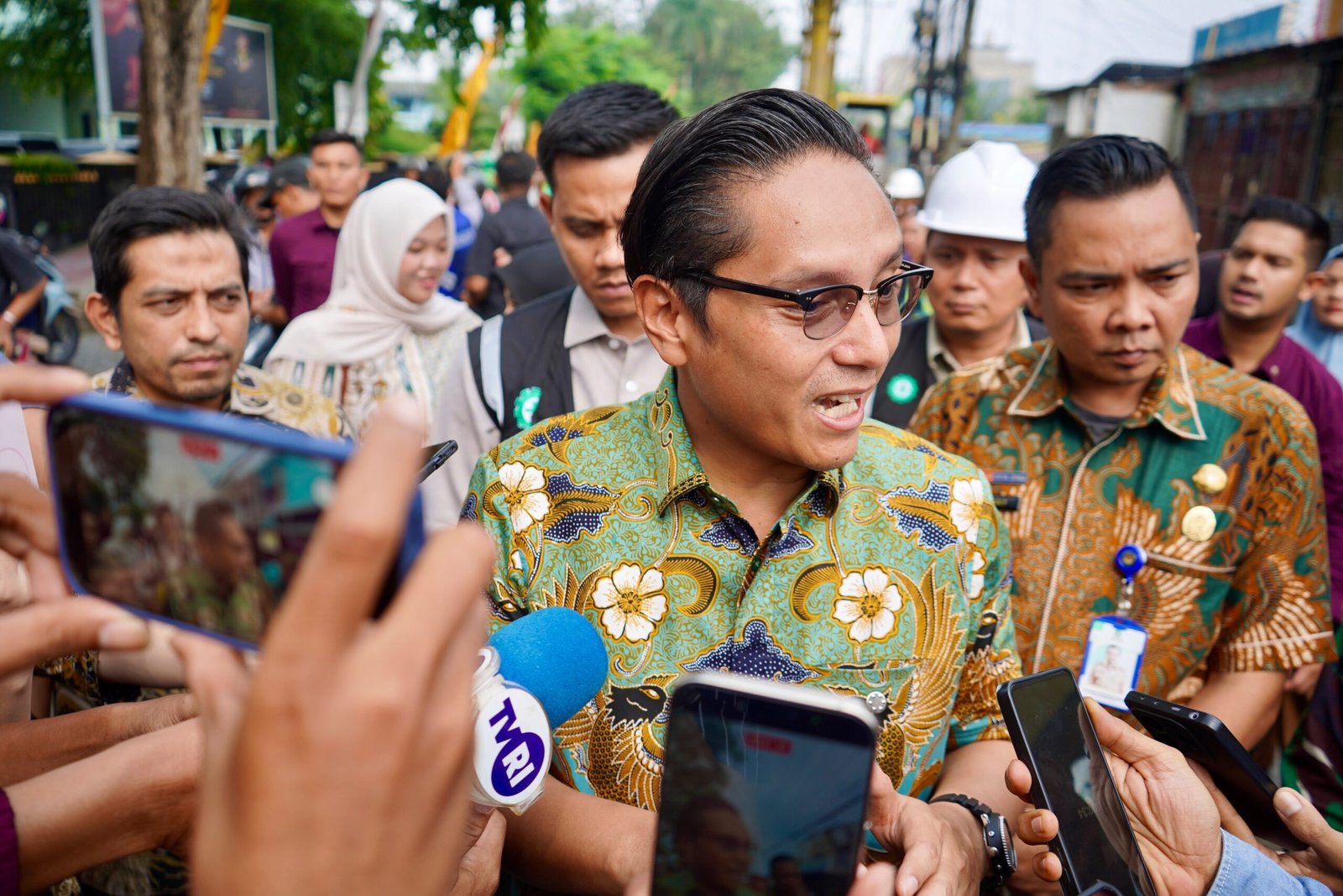 co Waas meninjau pembangunan drainase Gaperta Medan untuk mengatasi banjir