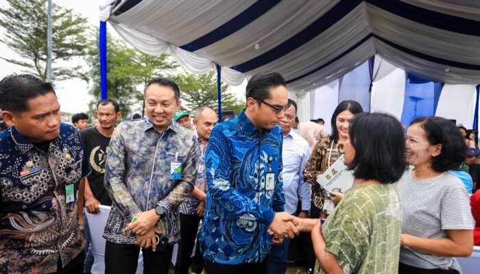 Rico Waas Lindungi 150 Pemulung TPA Terjun dengan BPJS