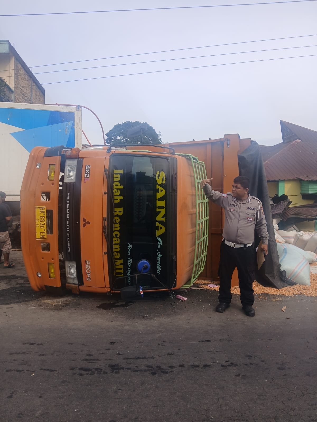 Kecelakaan truk tronton diduga rem blong di Jalan Jamin Ginting Sibolangit