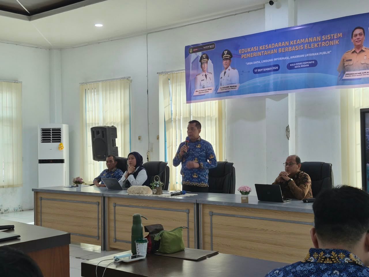 Sosialisasi edukasi kesadaran keamanan SPBE di lingkungan Pemko Medan.
