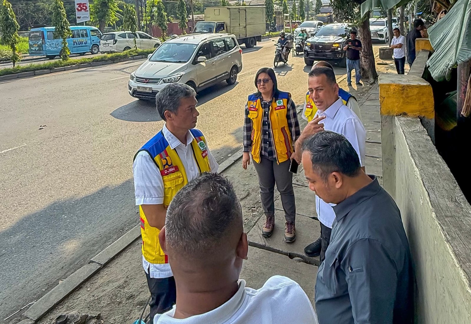 Musa Rajekshah meninjau pelebaran Jalan Nasional di Sei Rampah, Serdang Bedagai.