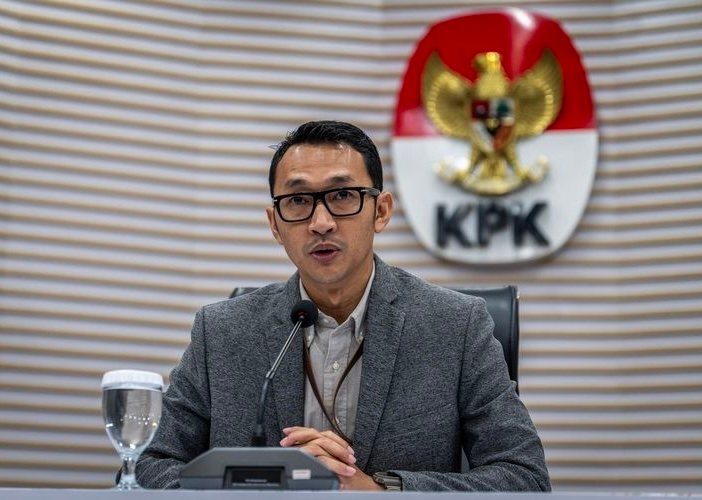 Jubir KPK Budi Prasetyo menyampaikan keterangan terkait OTT di BPN Bogor.
