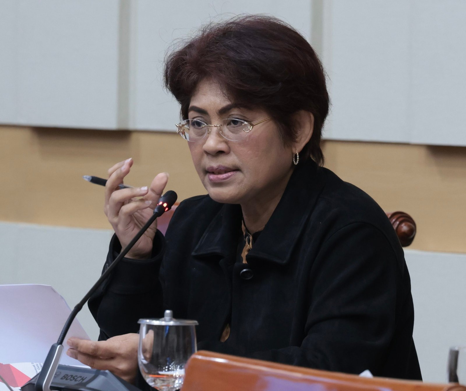 Mercy Barends menyampaikan pandangan terkait RUU Perampasan Aset dalam RDPU Komisi III DPR RI