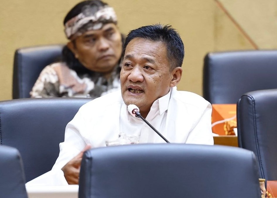 Anggota Komisi IX DPR RI Obon Tabroni membahas KHL sebagai dasar penetapan upah.