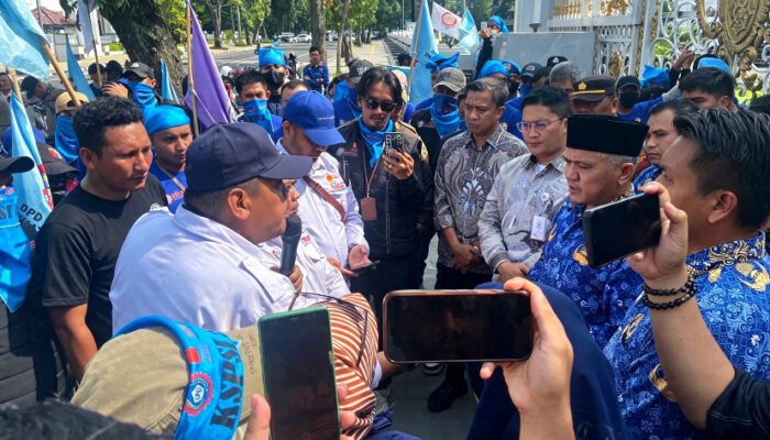 DPN Demo di Kantor Gubsu, Soroti Dugaan Pungutan Komite SMA 1 dan 2 Medan