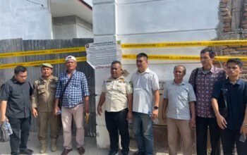 Satpol PP Medan menyegel bangunan tanpa PBG di Gg Sumatera
