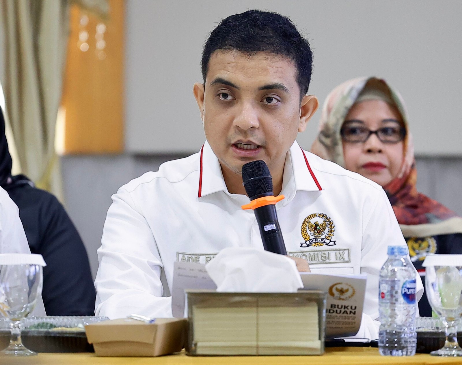 Ade Rezki Pratama menyoroti pemulangan 5.105 PMI dari Kalimantan Barat