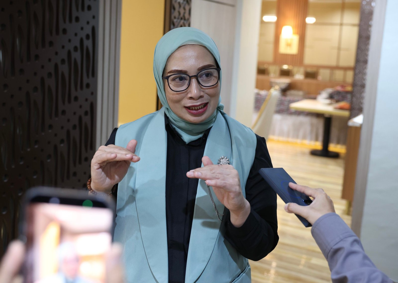 Komisi IX DPR RI menerima aspirasi pengemudi ojol terkait RUU Pelindungan Ketenagakerjaan.