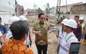 Wali Kota Medan Rico Waas meninjau pembangunan Puskesmas Rengas Pulau dua