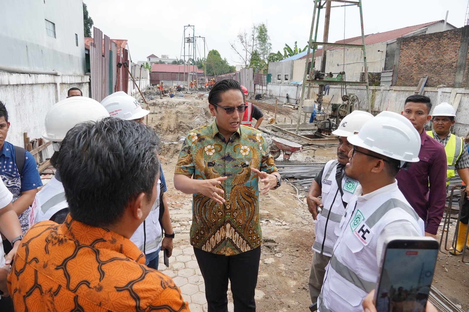 Wali Kota Medan Rico Waas meninjau pembangunan Puskesmas Rengas Pulau dua
