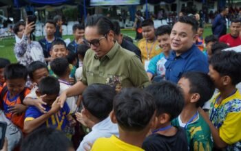 Rico Waas membuka Kejuaraan Sepak Bola Pelajar Antarkecamatan Piala Wali Kota Medan I 2026.