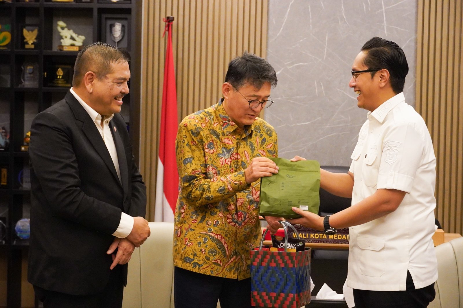 Rico Waas bertemu Dubes Korea Selatan