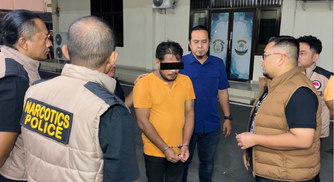Polisi menangkap penjual nasi goreng yang diduga mengedarkan sabu di Jalan Tuasan, Medan Tembung.