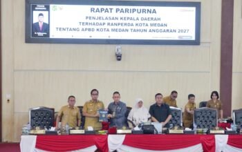 Rico Waas menyampaikan Nota Keuangan APBD Medan 2027 di DPRD Medan