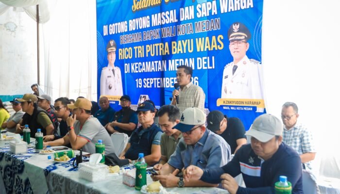 Sapa Warga Medan Deli, Rico Waas Tuntaskan KTP 10 Menit