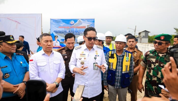 Rico Waas Dukung Kampung Nelayan Merah Putih di Medan