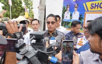 Rico Waas memulai pembangunan 1.000 titik LPJU di Gang Amaliyah Medan Marelan