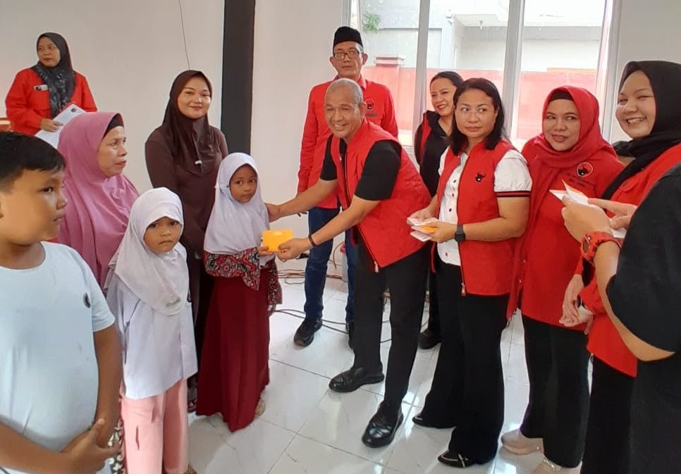 PDIP Sumut memberikan tali asih kepada 59 siswa terdampak MBG di Deli Serdang