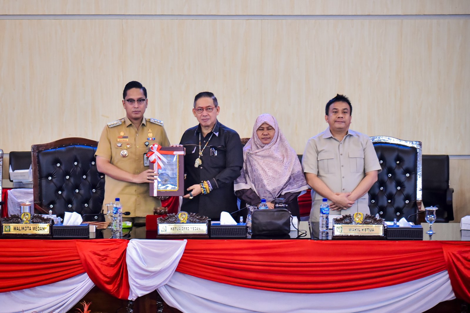 Rico Waas menghadiri Rapat Paripurna DPRD Medan terkait revisi Perda Penanggulangan Kemiskinan