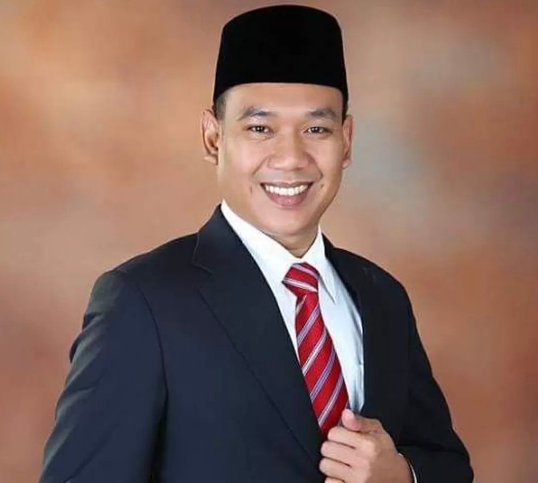 Sutrisno Pangaribuan mengkritik KPK terkait penetapan delapan tersangka kasus korupsi proyek jalan Sumut