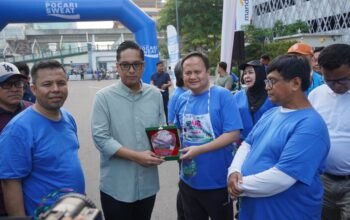 Rico Waas melepas jalan sehat Spark Go To Campus di Lapangan Merdeka Medan