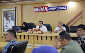 Bappeda Medan mengevaluasi standar pelayanan publik bersama masyarakat