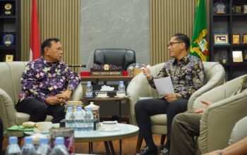 Rico Waas menawarkan TPU Simalingkar B untuk warga Suka Maju